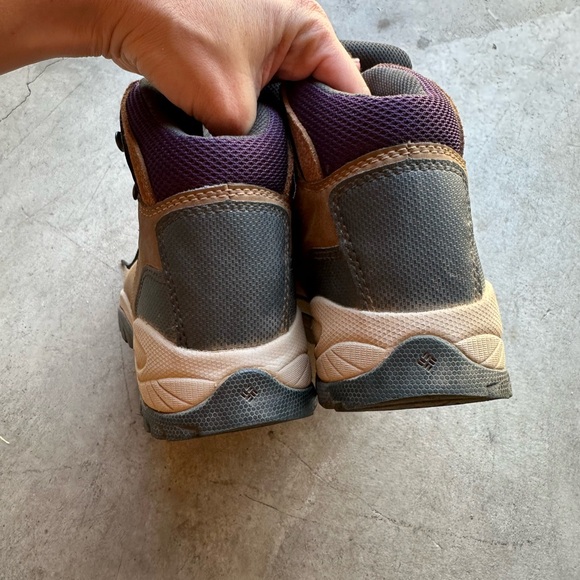 Columbia Hiking Boots - Picture 4 of 6